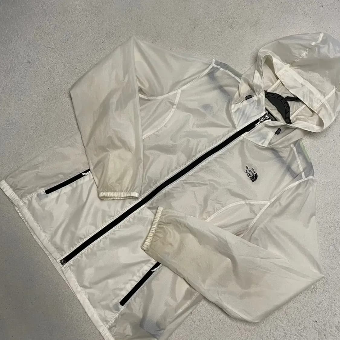 노스페이스 여성 경량 바람막이 L 상품이미지3