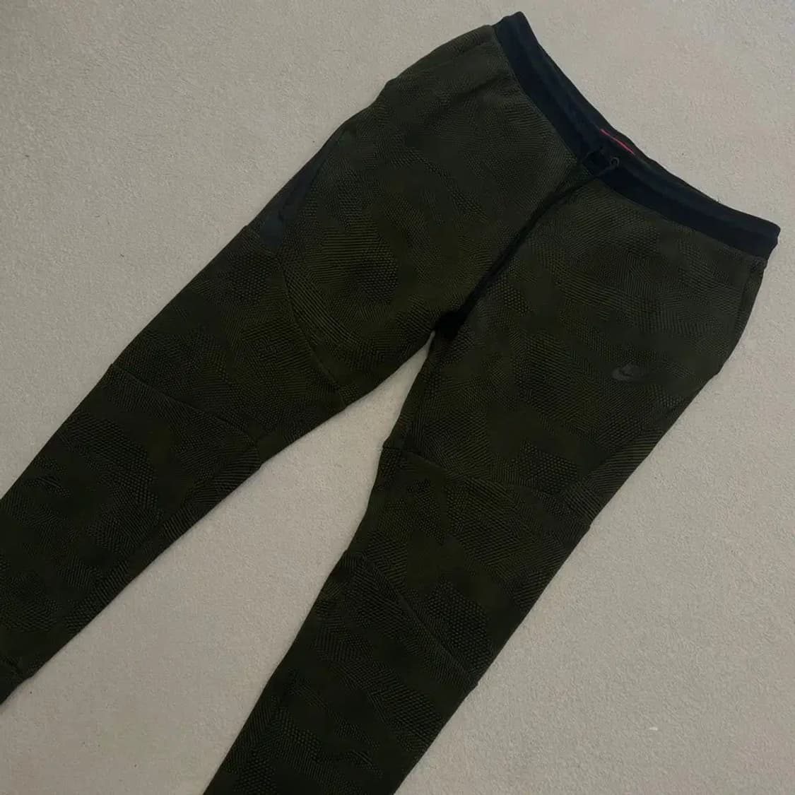 XXL 나이키 테크팩 카키 카모팬턴 바지 상품이미지3