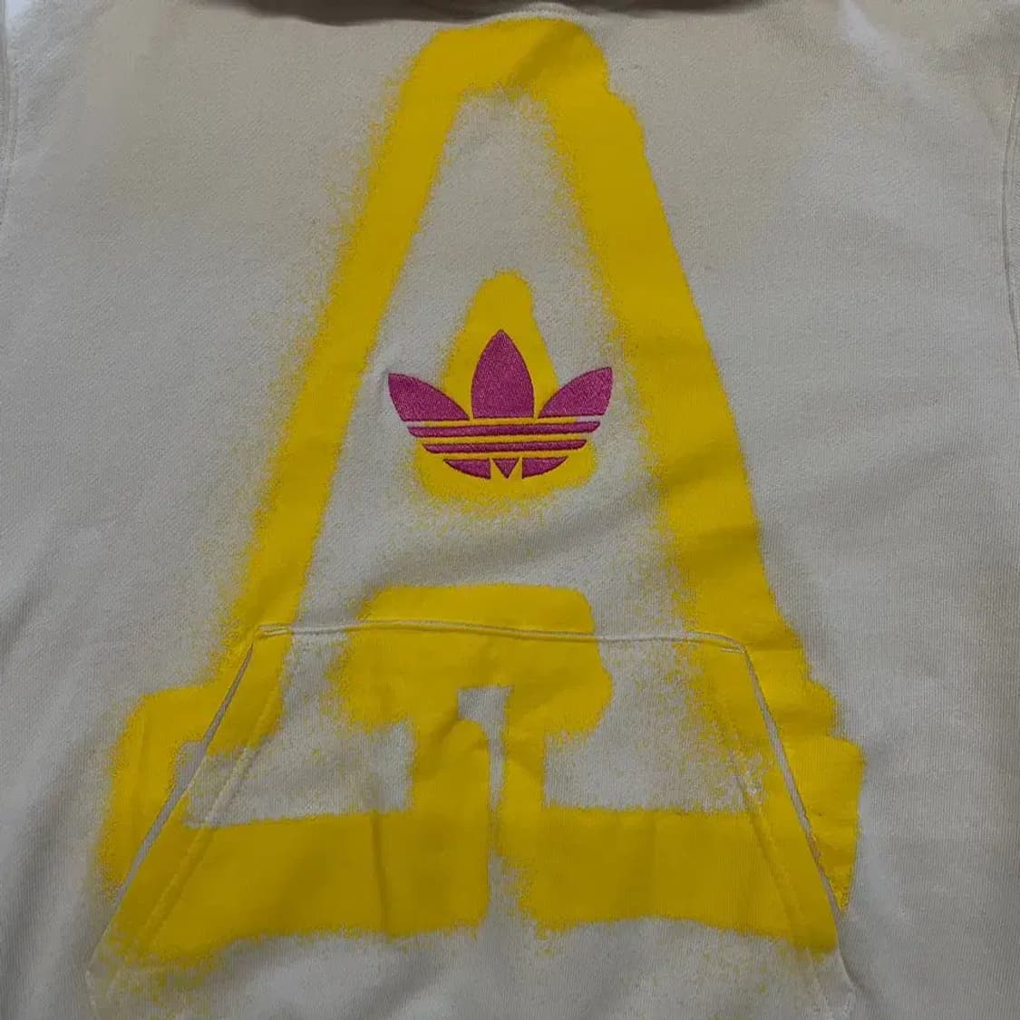 아디다스 오버 그래픽 후드티 상품이미지4