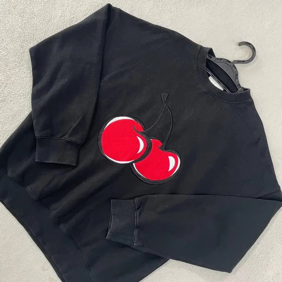 키르시 블랙 맨투맨 1 상품이미지3