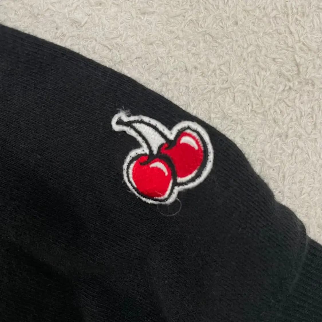 키르시 블랙 맨투맨 1 상품이미지6