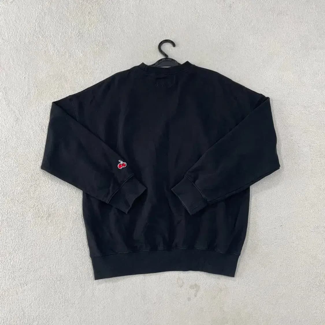 키르시 블랙 맨투맨 1 상품이미지9