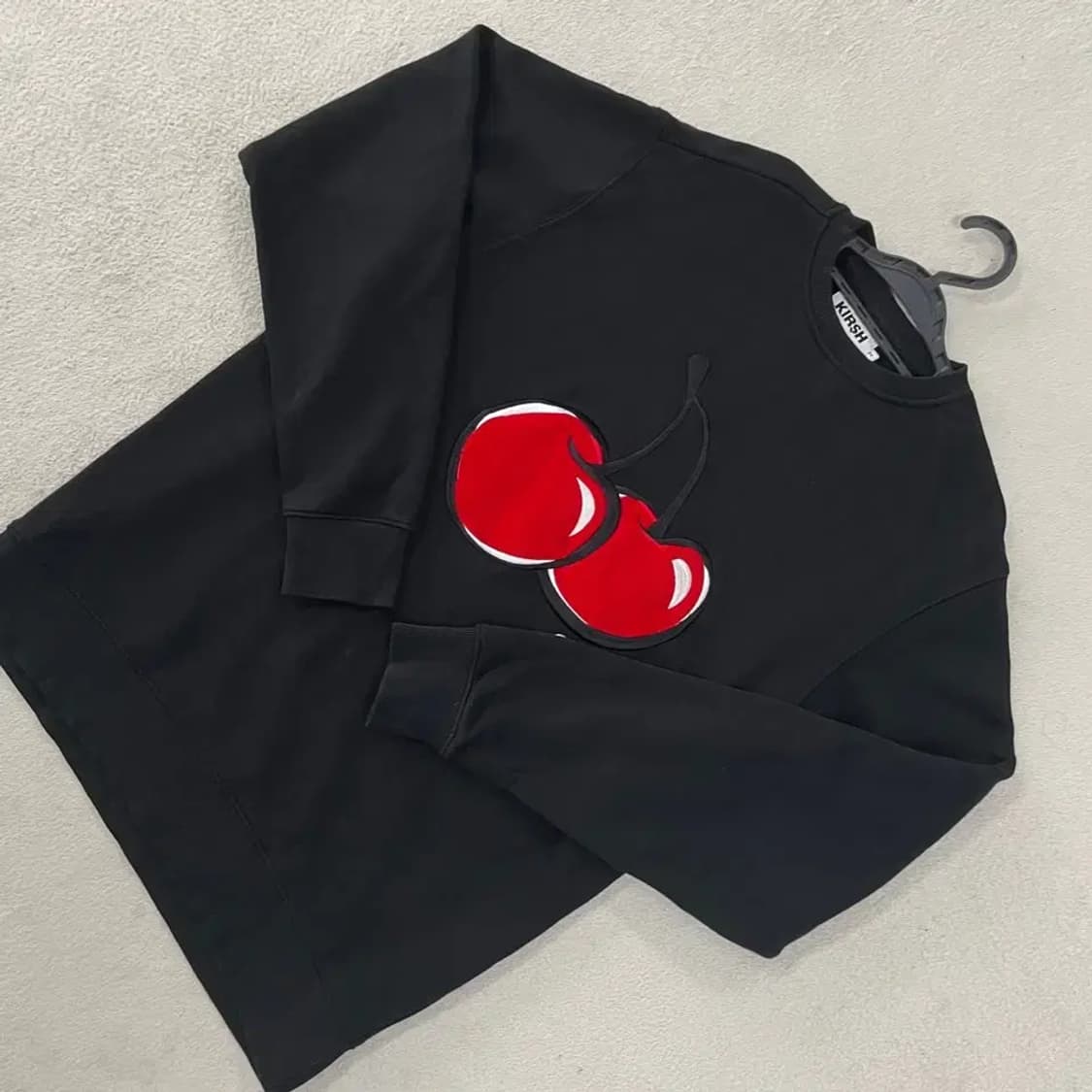 키르시 블랙 맨투맨 2 상품이미지3