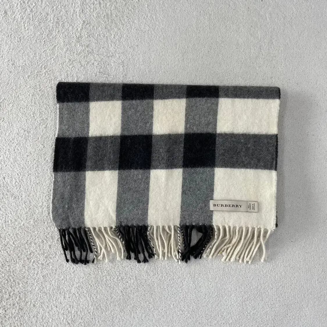 버버리 스코틀랜드 자이언트체크 캐시미어 머플러 상품이미지1