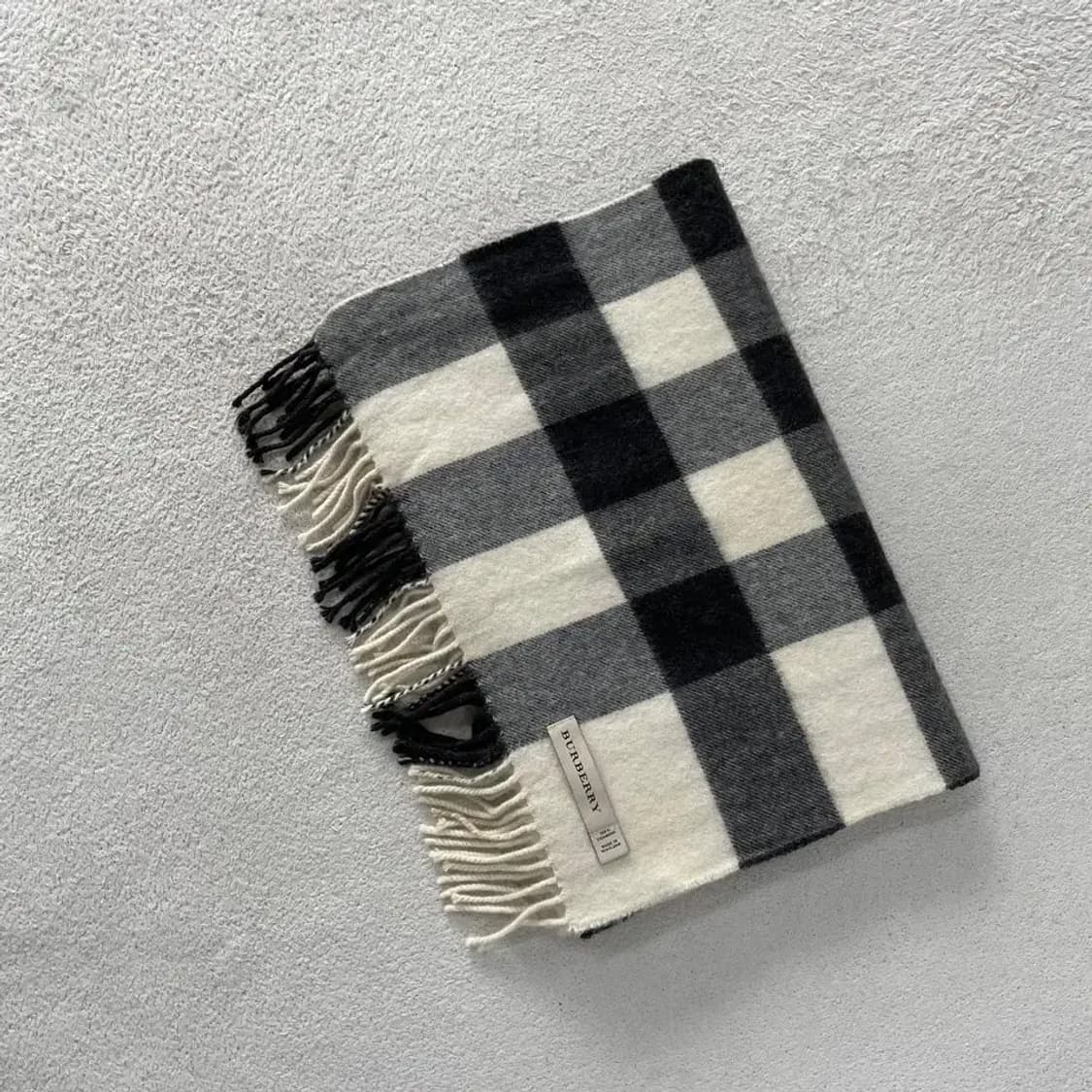 버버리 스코틀랜드 자이언트체크 캐시미어 머플러 상품이미지3