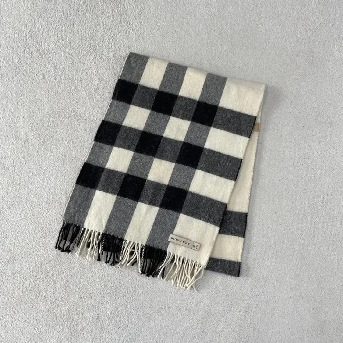버버리 스코틀랜드 자이언트체크 캐시미어 머플러 상품이미지4