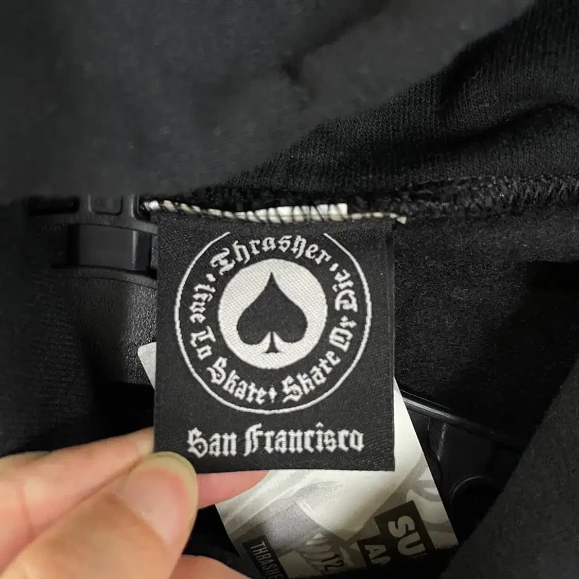 (새상품) L 트레셔 매거진 후드티 상품이미지6