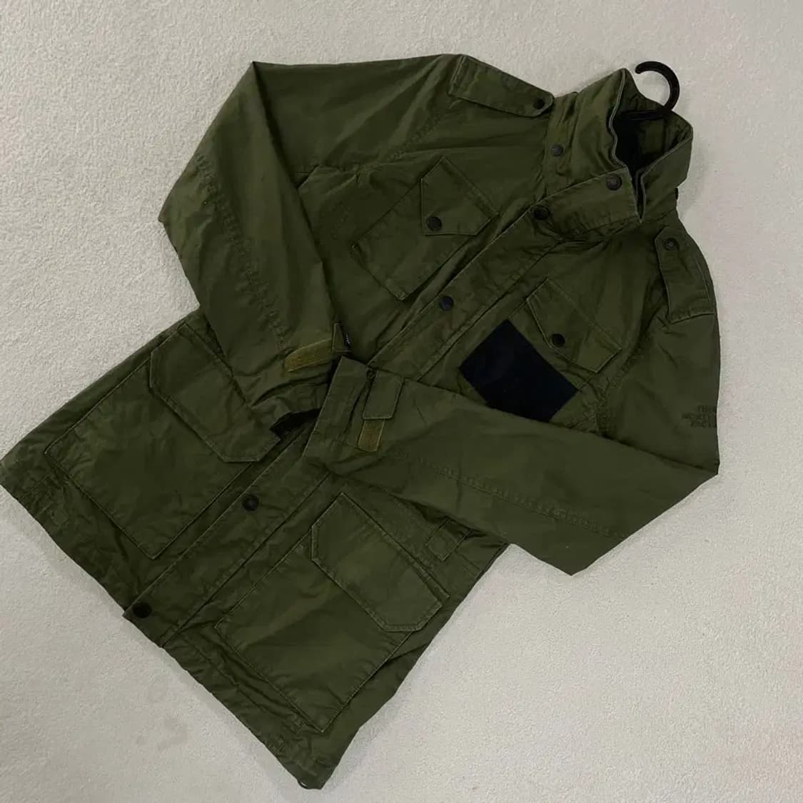 노스페이스 카키 바람막이 90 S 상품이미지3