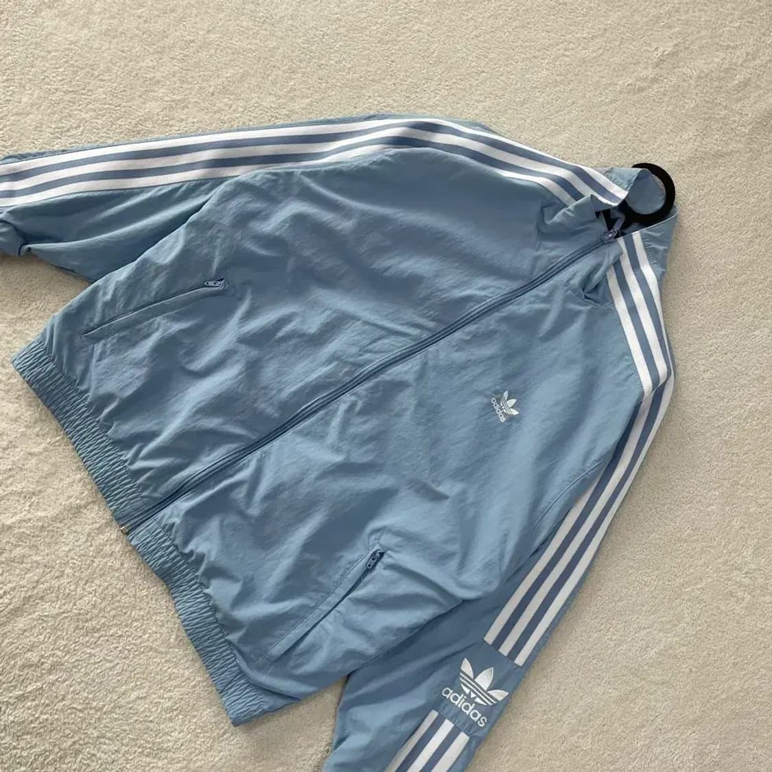 L 아디다스 여성 락업 바람막이 트랙탑 스카이블루 상품이미지3