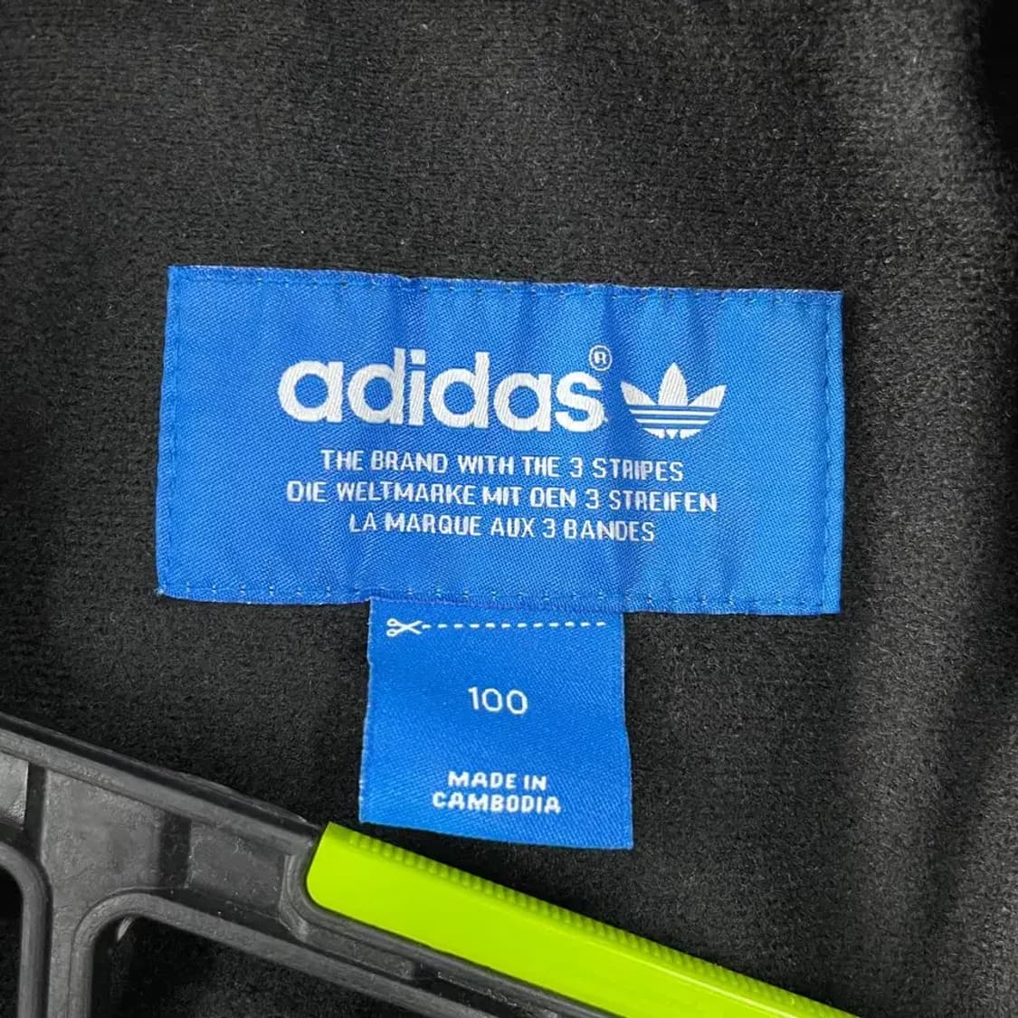 100 아디다스 블랙삼선 퀼팅자켓 상품이미지4