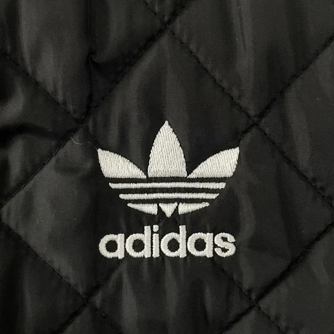 100 아디다스 블랙삼선 퀼팅자켓 상품이미지5