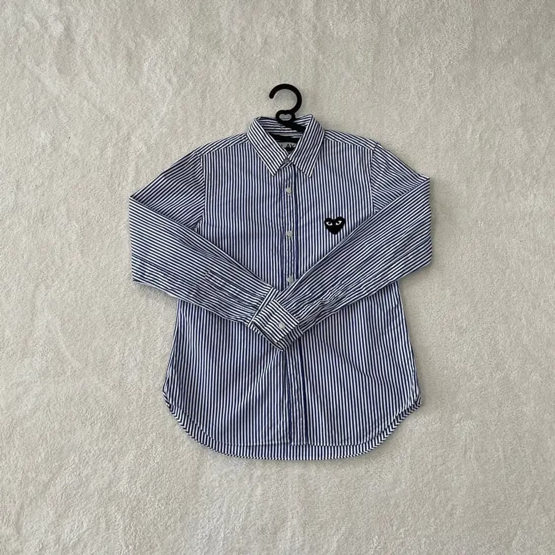 S 꼼데가르송 여성 스트라이프 셔츠 블랙하트 상품이미지2