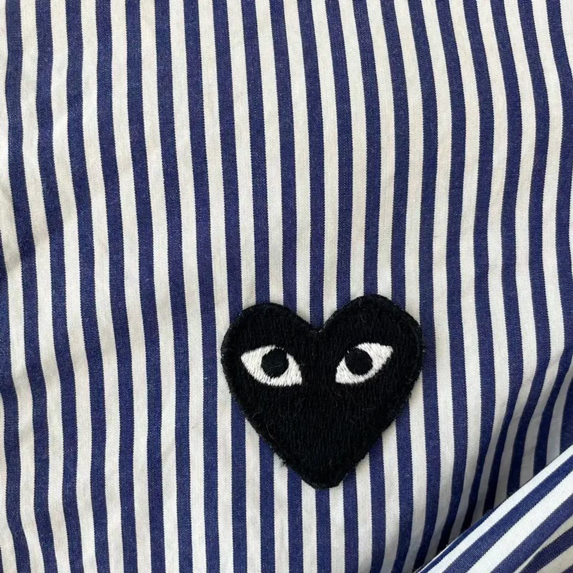 S 꼼데가르송 여성 스트라이프 셔츠 블랙하트 상품이미지5