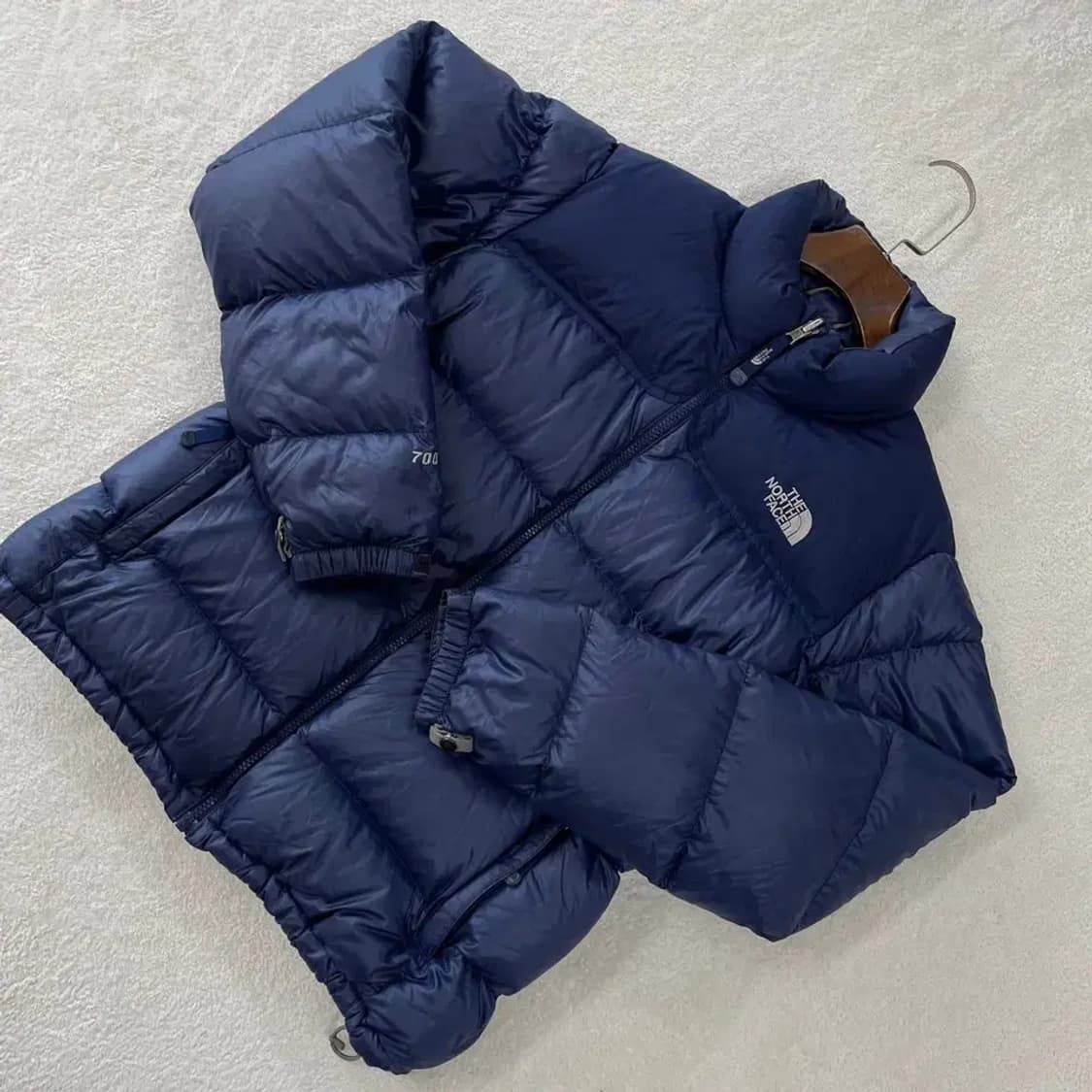 L 노스페이스 여성 눕시 700 패딩 상품이미지3