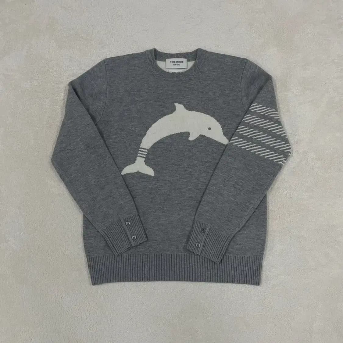 1 톰브라운 돌핀 사선완장 니트 돌고래 상품이미지1