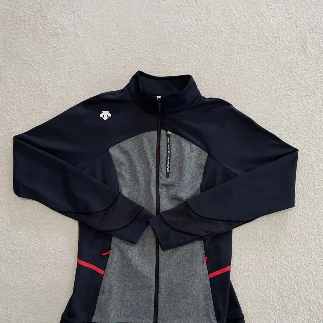 데상트 여성 트레이닝 자켓 S 상품이미지2