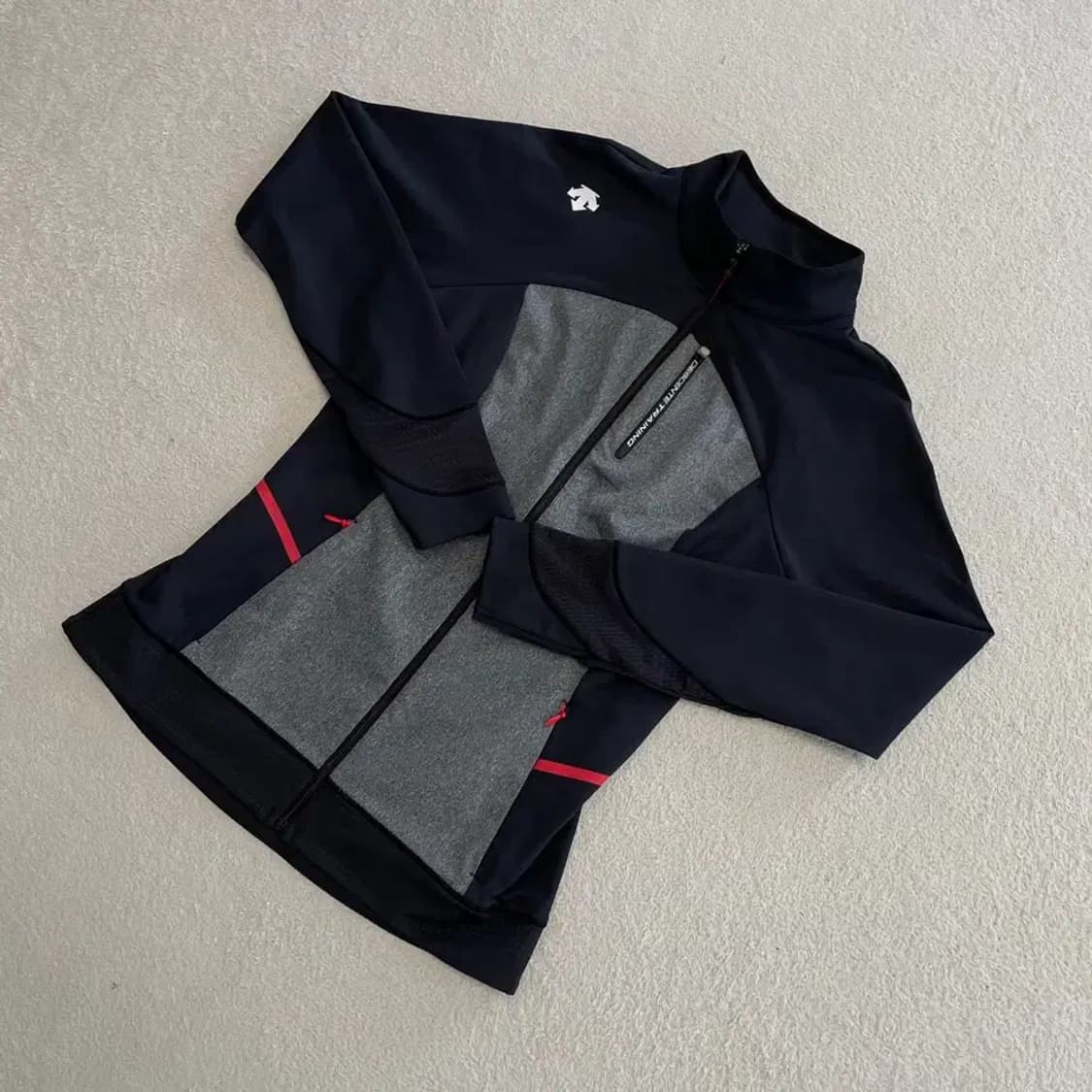 데상트 여성 트레이닝 자켓 S 상품이미지3