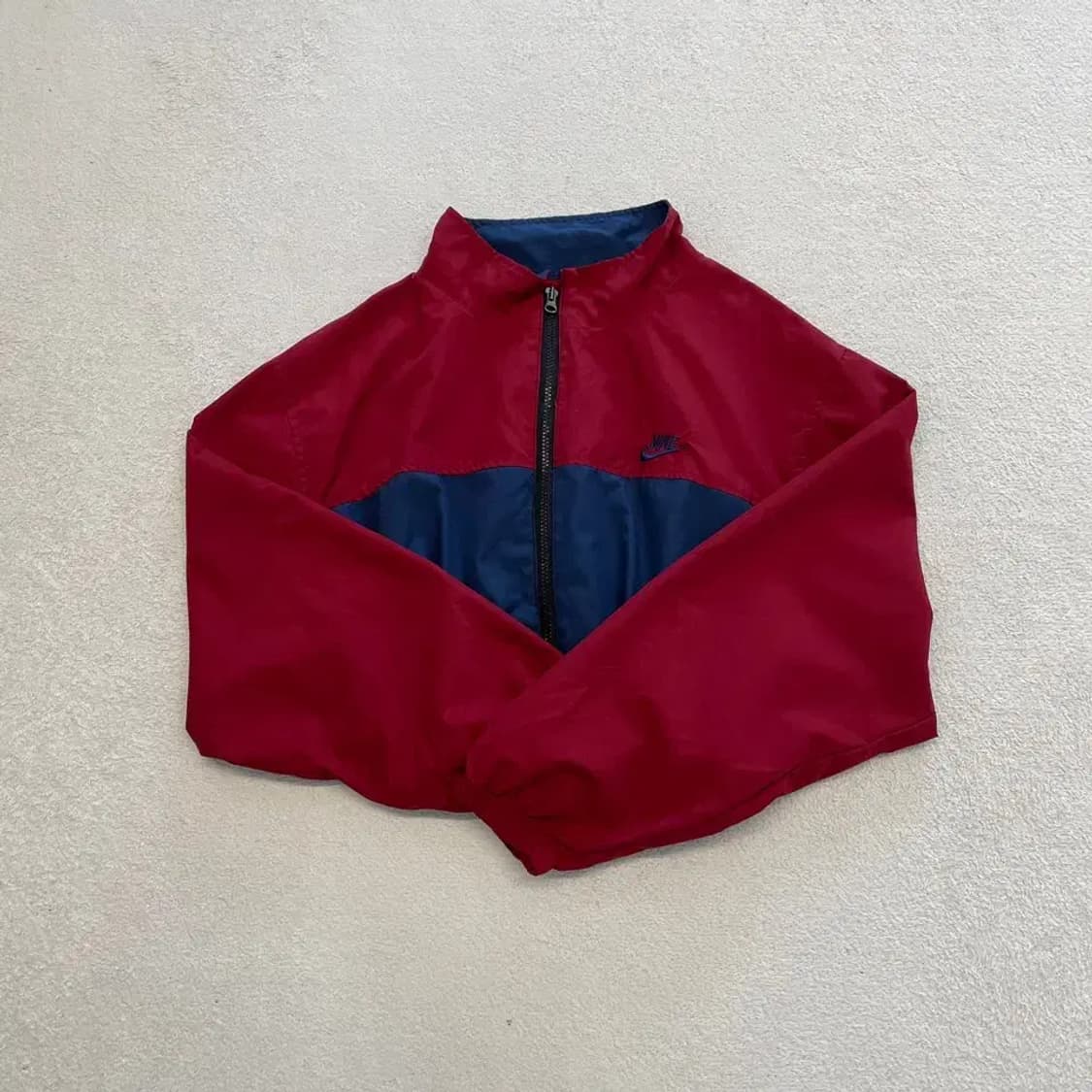 나이키 여성 크롭 바람막이 리메이크 버건디 상품이미지1