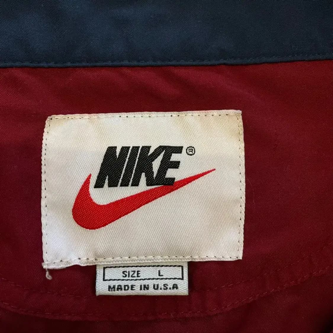 나이키 여성 크롭 바람막이 리메이크 버건디 상품이미지5