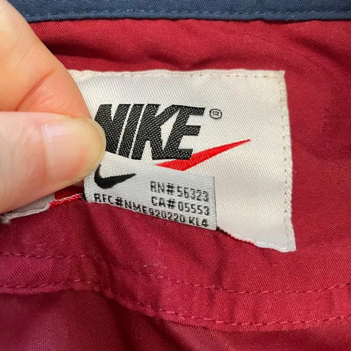 나이키 여성 크롭 바람막이 리메이크 버건디 상품이미지6