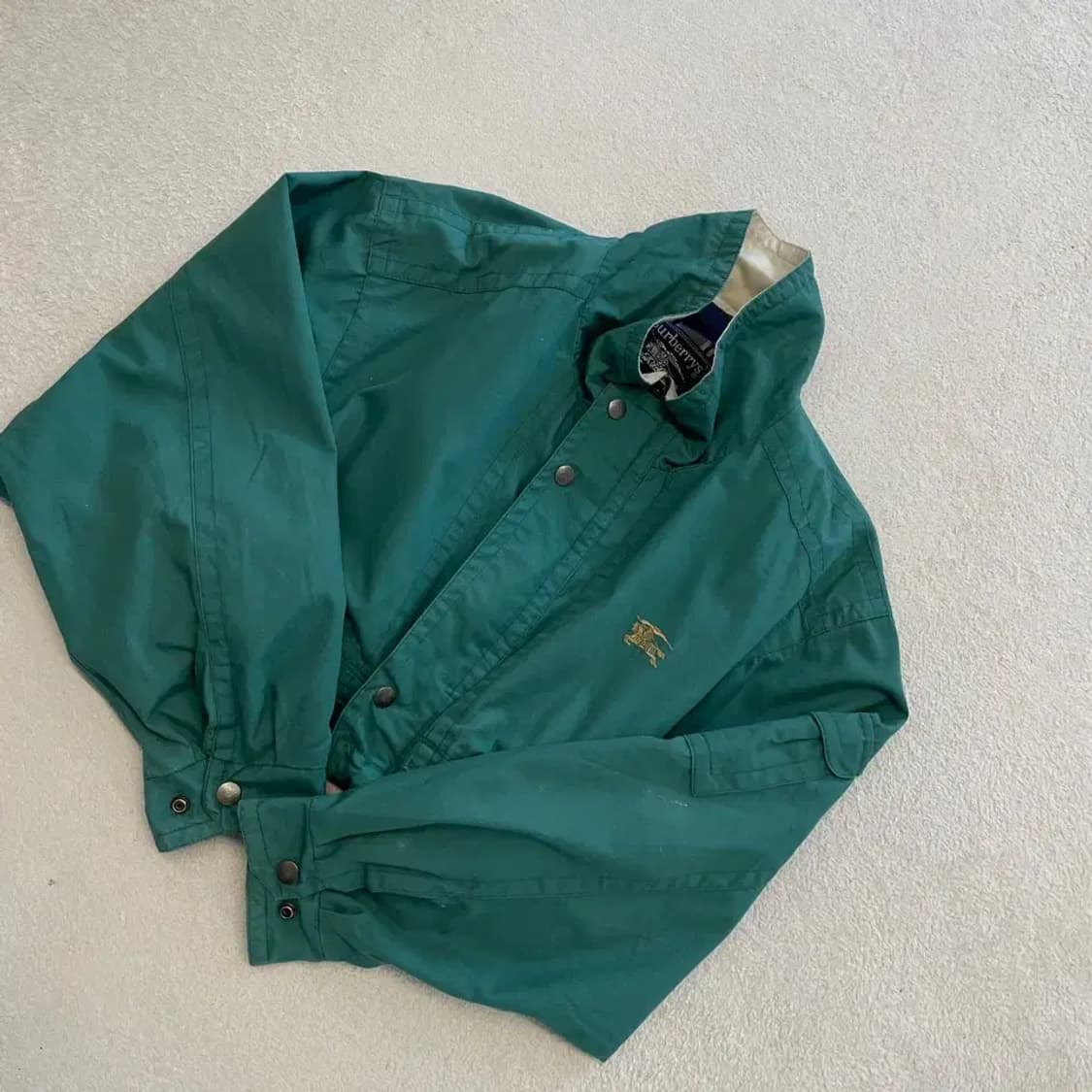 버버리 여성 크롭 리메이크 자켓 올드스쿨 상품이미지3