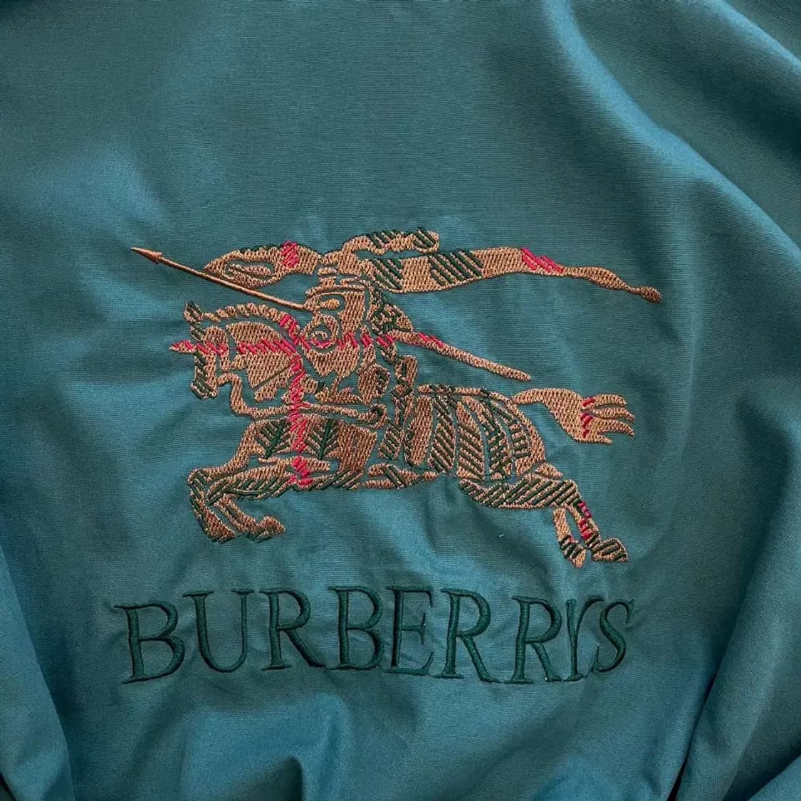 버버리 여성 크롭 리메이크 자켓 올드스쿨 상품이미지8