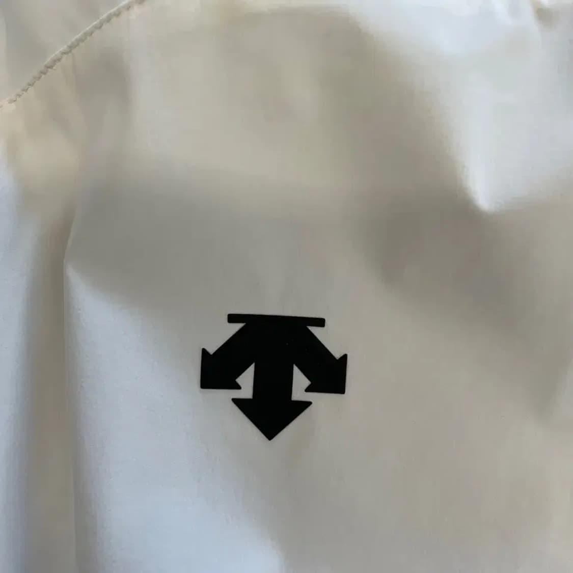 데상트 여성 경량 바람막이 L 상품이미지5