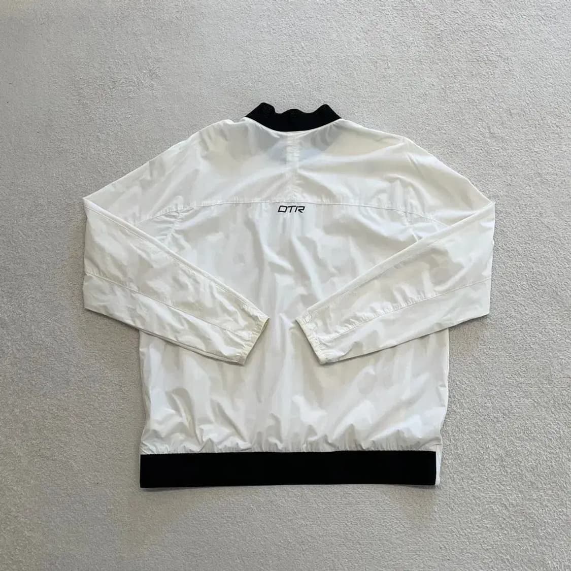 데상트 여성 경량 바람막이 L 상품이미지7