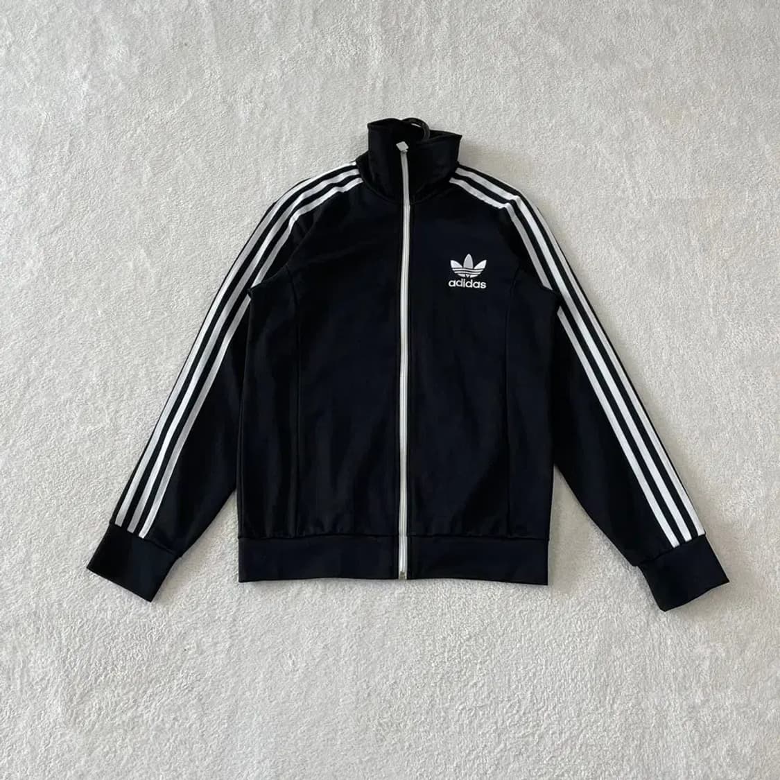 아디다스 유로파 블랙 져지 100 상품이미지1