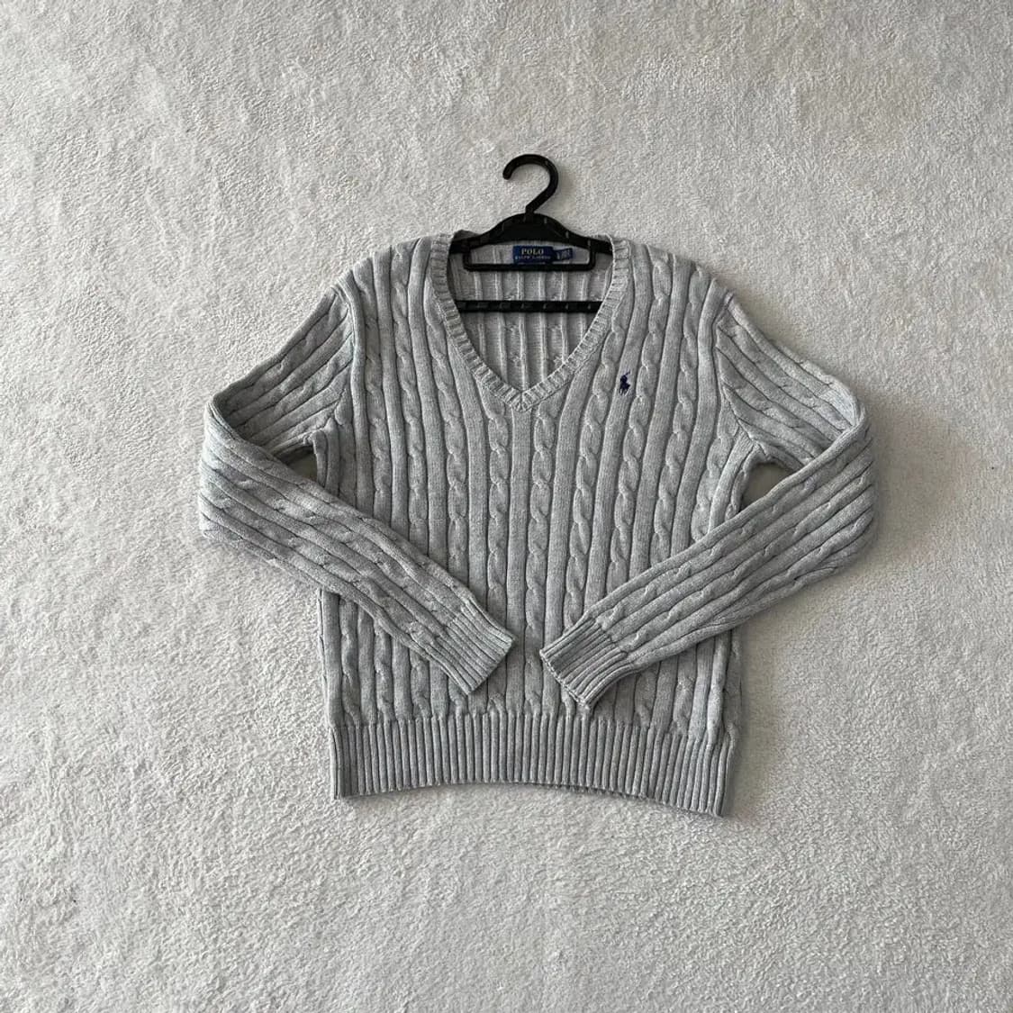 L 폴로 여성 꽈배기브이넥 니트 케이블 상품이미지1