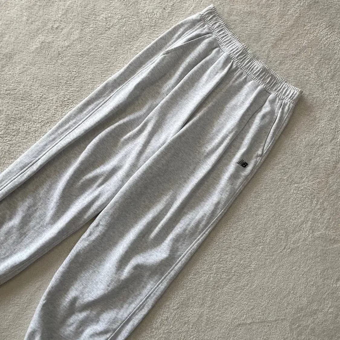 M 뉴발란스 남자 헤더그레이 트레이닝 바지 상품이미지3