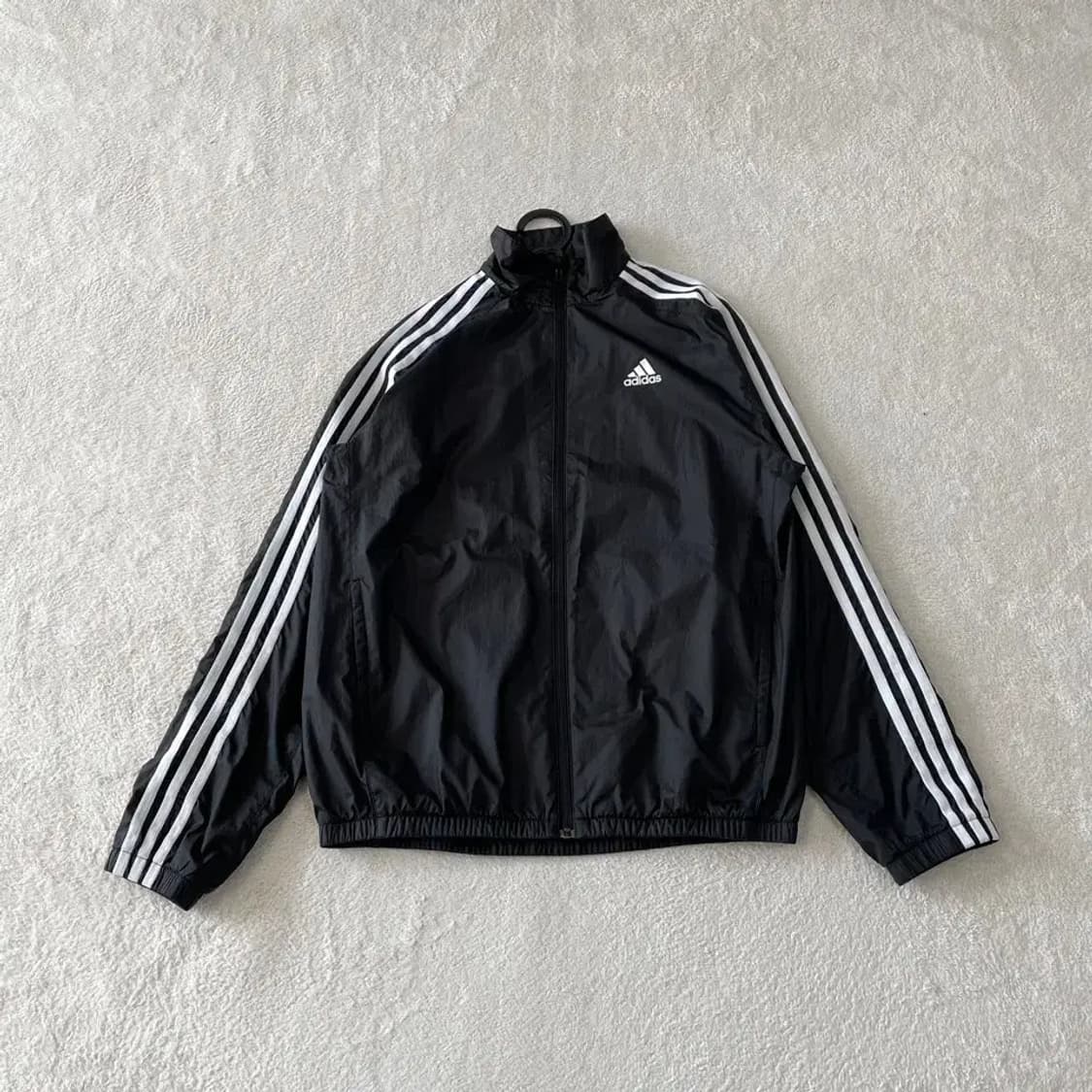 아디다스 블랙 바람막이 100 L 상품이미지1