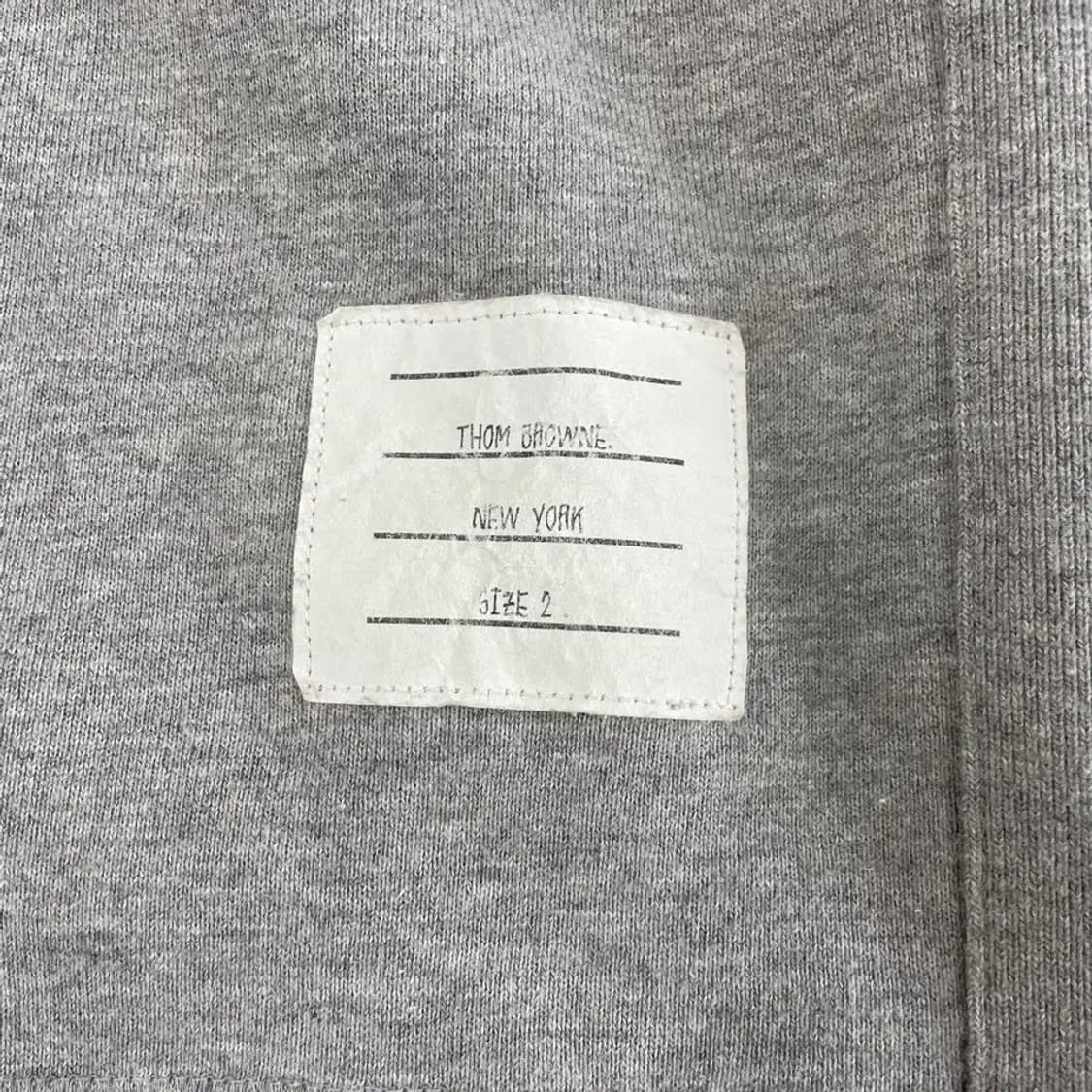 2 톰브라운 사선완장 맨투맨 상품이미지6