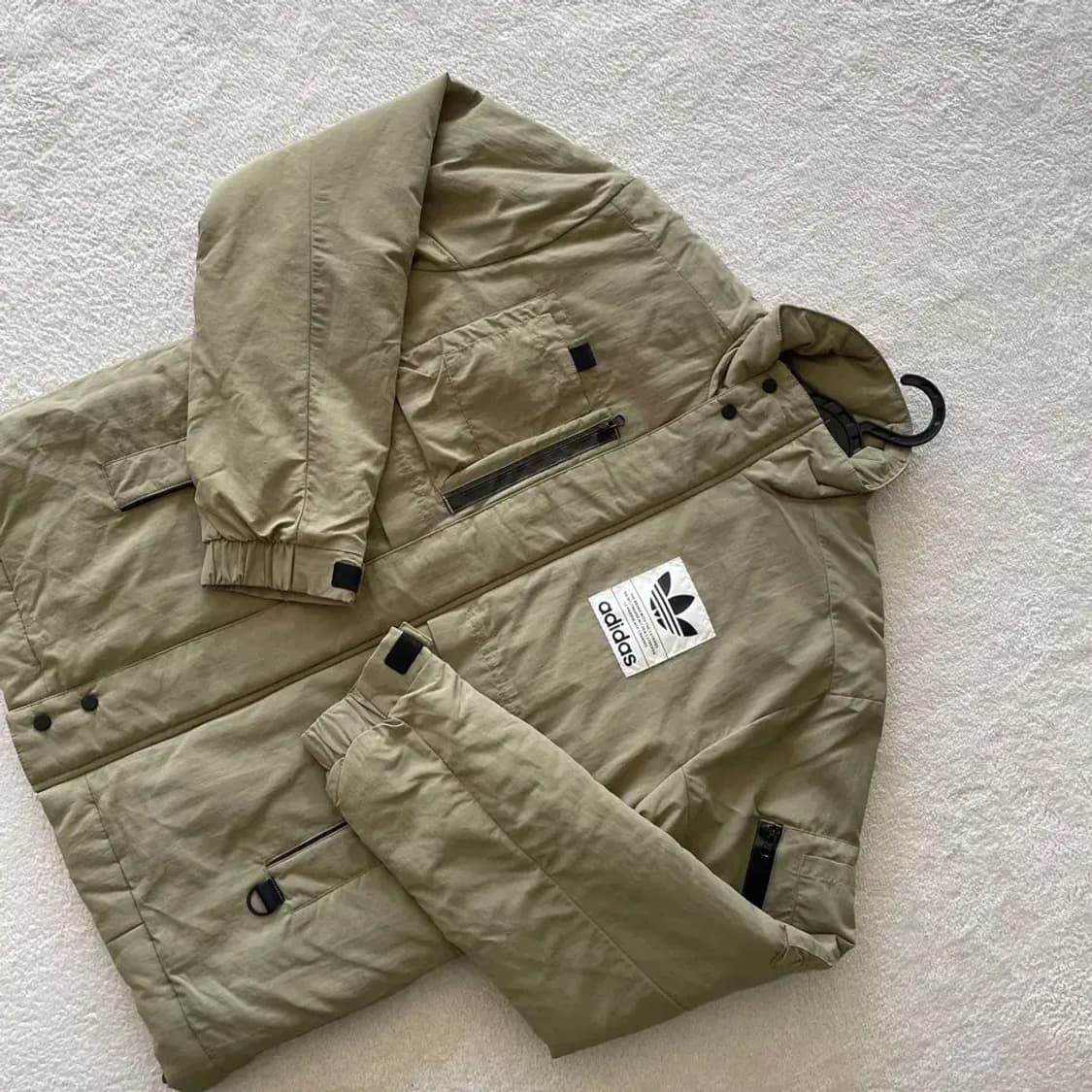 S 아디다스 카키 패딩 자켓 상품이미지3