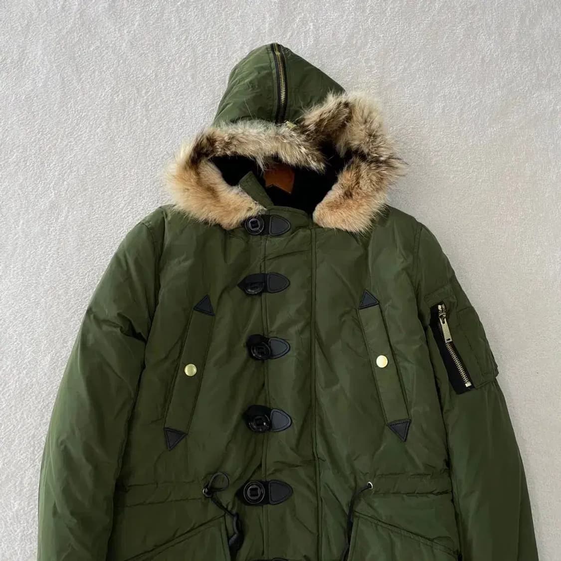 디스퀘어드2 코요테퍼 금장 다운 야상패딩 남성 95 상품이미지2