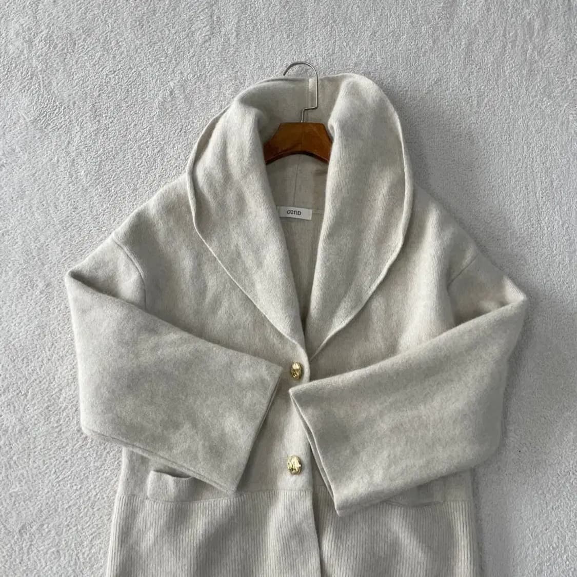 오즈세컨 2023 울 라쿤 가디건 상품이미지4