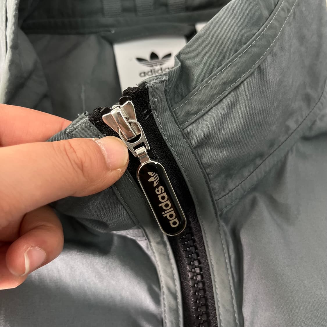 100 아디다스 고프코어 멀티포켓 바람막이 자켓 상품이미지3