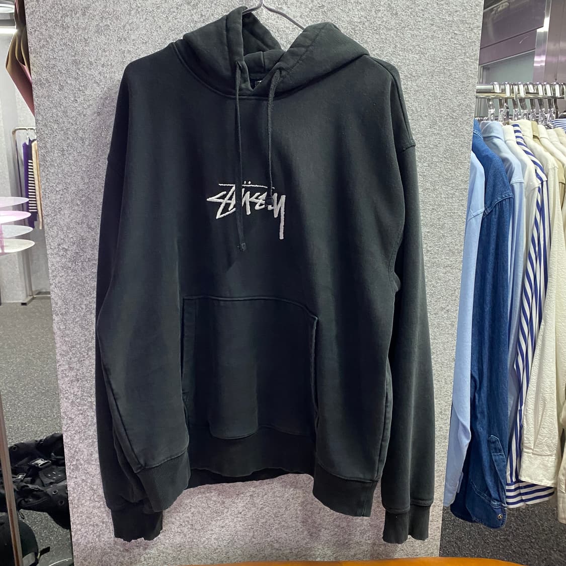 스투시 센터로고 블랙 후드티 B2266 상품이미지2