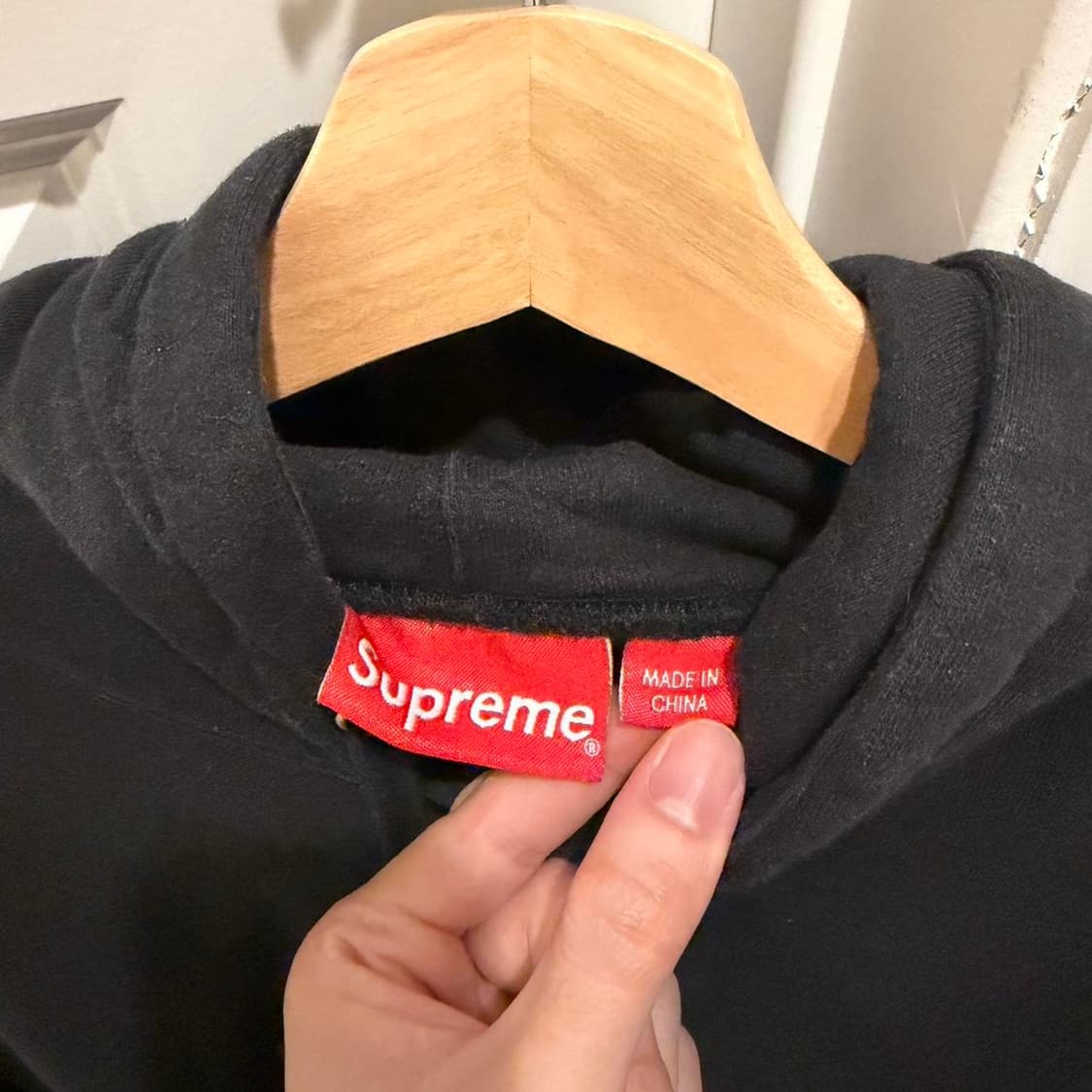 슈프림 엔젤 후드티 스웨트셔츠 블랙 상품이미지3