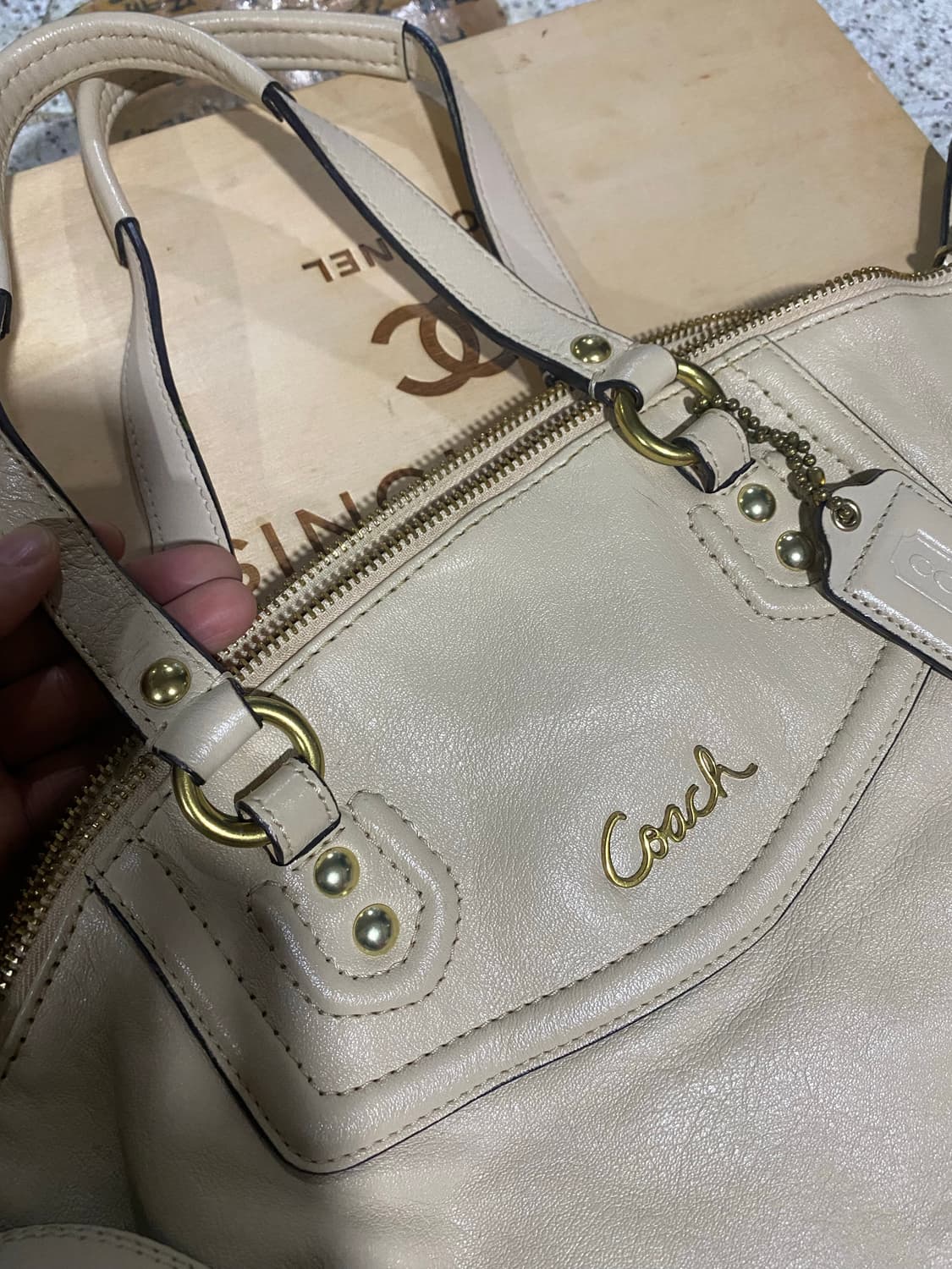 코치 아이보리 가죽 백 상품이미지1