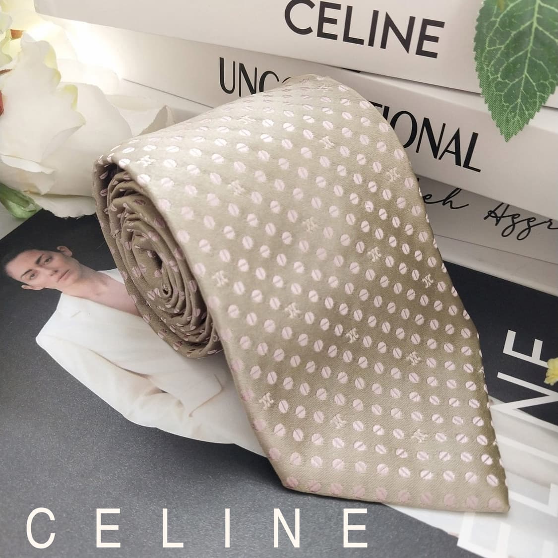 셀린느 실크 트리오페 로고 패턴 넥타이 8.5cm A+등급 K1301
 상품이미지1