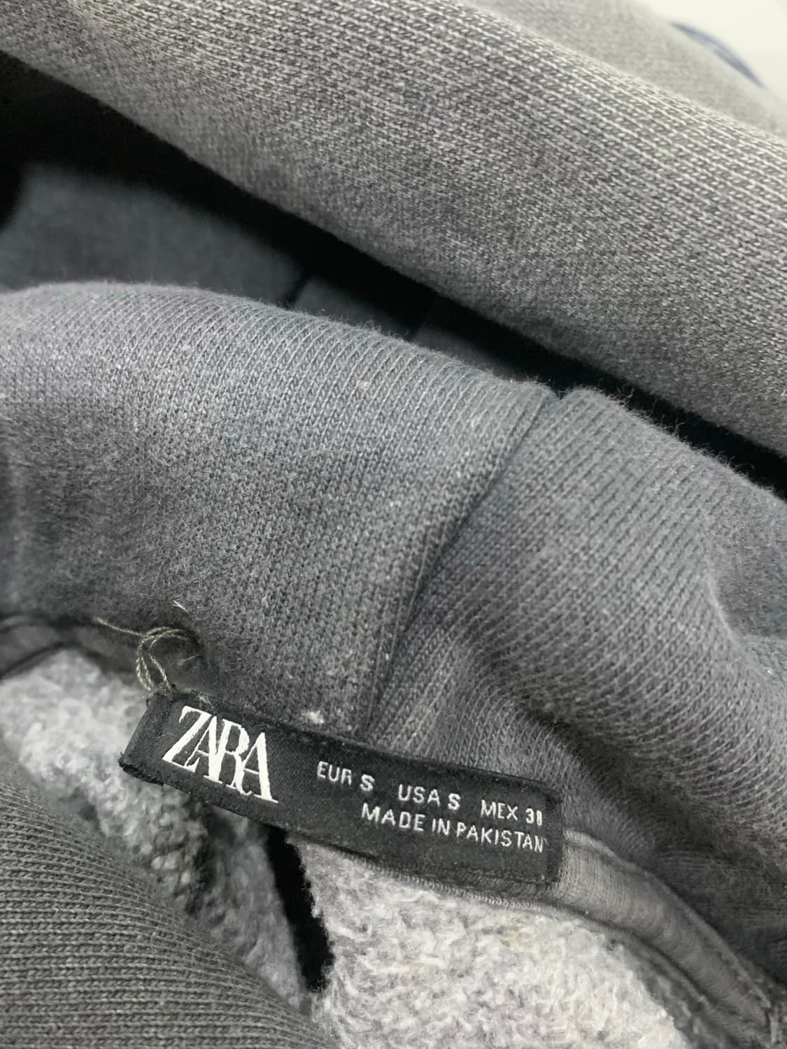 자라 크롭 후드티 차콜 상품이미지3