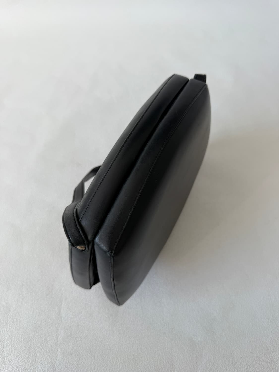 아카이브앱크(Archivepke) 레더 프레임백 상품이미지4