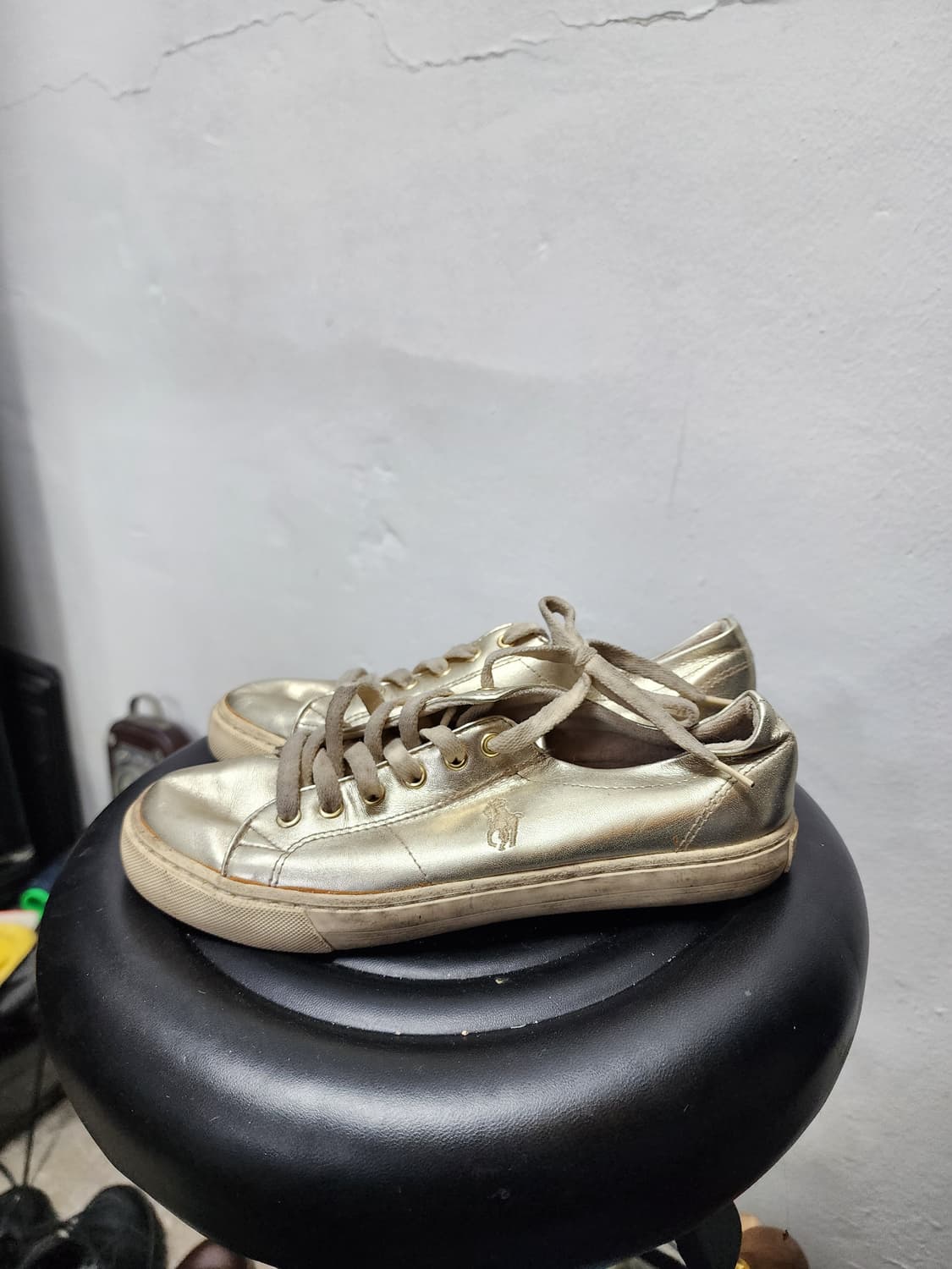 폴로 랄프로렌 금색 스니커즈 상품이미지3