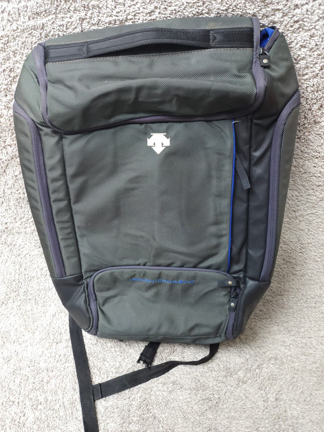 데상트 애슬레틱 스퀘어 백팩 상품이미지2