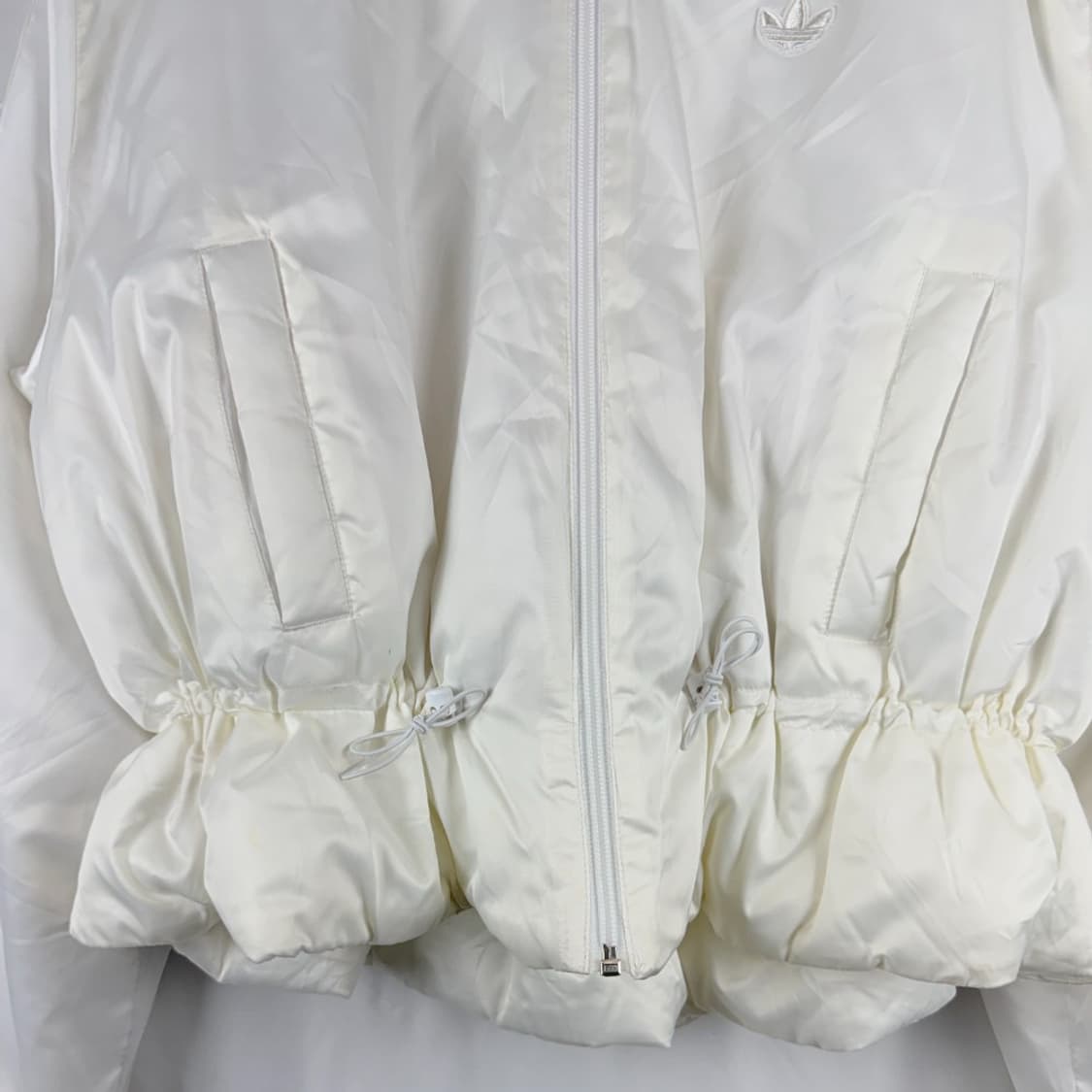 (XS) 아디다스 프릴 보머 크롭 패딩 화이트 상품이미지4