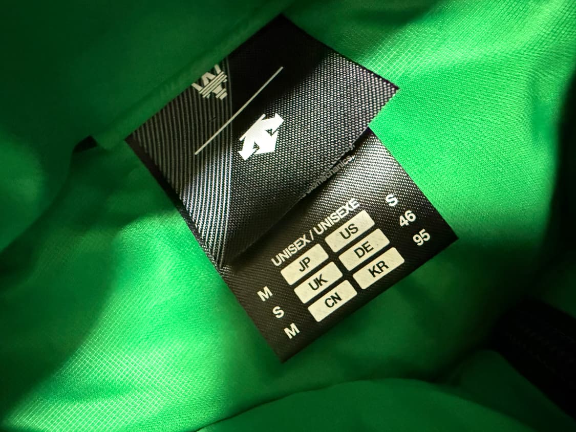 [95(M)] [데상트X마세라티] 에어써큘레이션 스텐드넥 숏 다운 자켓 상품이미지4