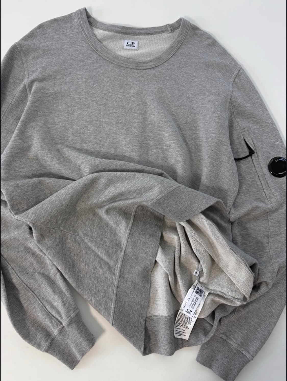 CP컴퍼니 렌즈 맨투맨 XL 상품이미지2