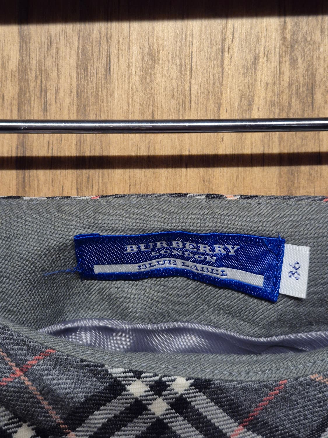 BERBURRY GRAY CHECK SKIRT 상품이미지6