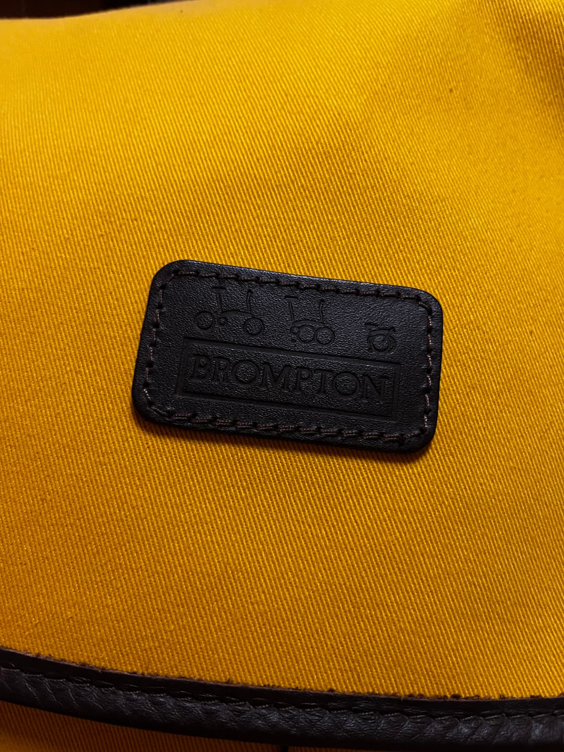 브롬톤 프론트백 게임백 머스타드 색상 팝니다 상품이미지5